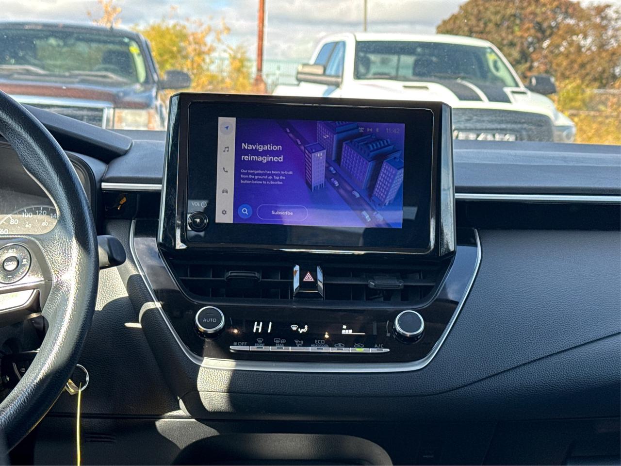 2024 Toyota Corolla LE HEATED SEATS MINT! WE FINANCE ALL CREDIT! Photo