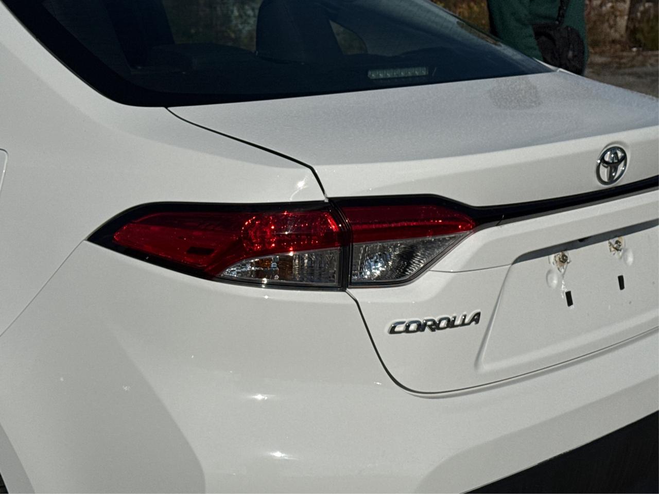 2024 Toyota Corolla LE HEATED SEATS MINT! WE FINANCE ALL CREDIT! Photo