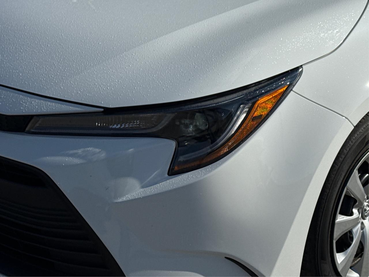 2024 Toyota Corolla LE HEATED SEATS MINT! WE FINANCE ALL CREDIT! Photo