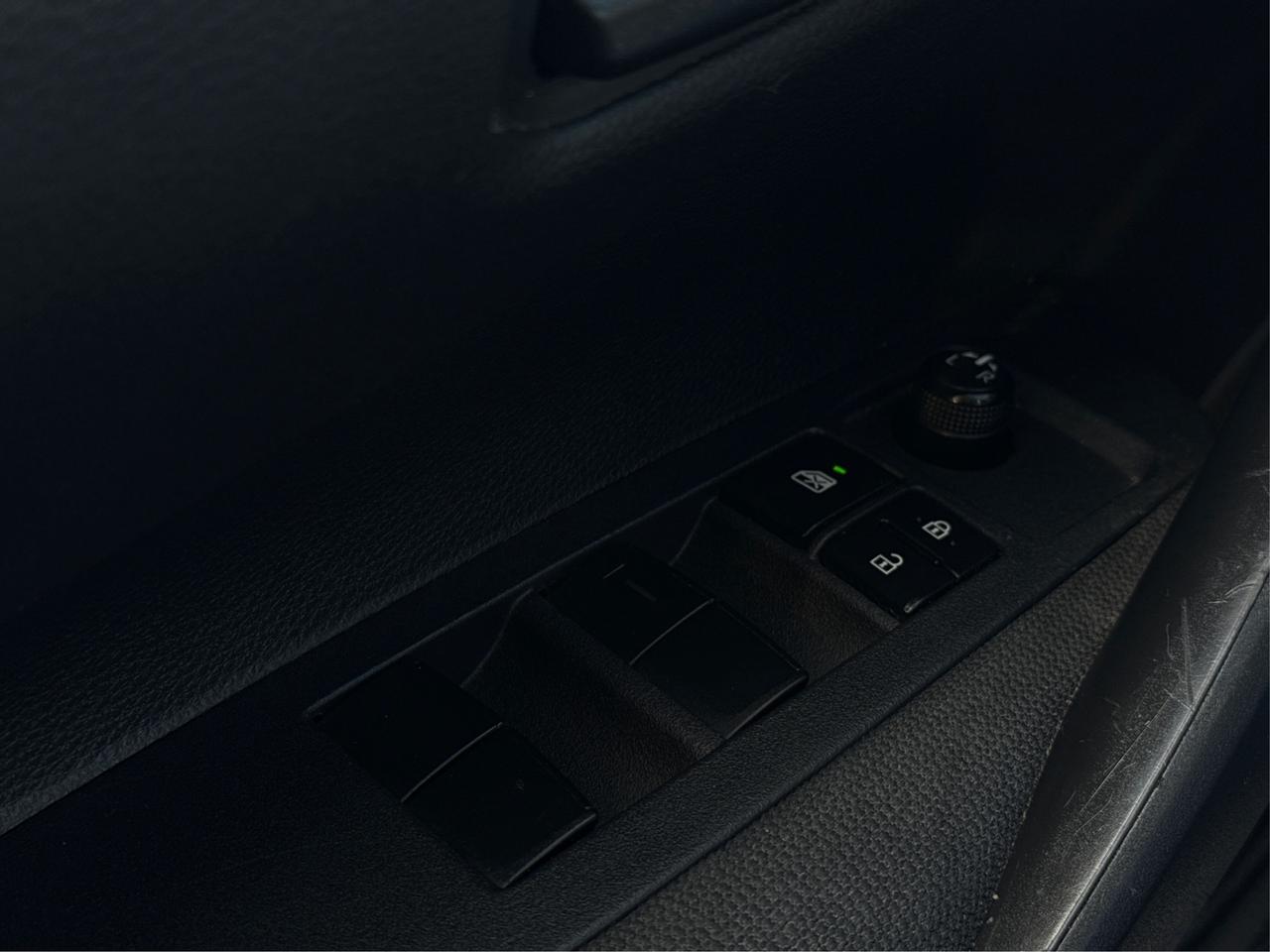 2024 Toyota Corolla LE HEATED SEATS MINT! WE FINANCE ALL CREDIT! Photo