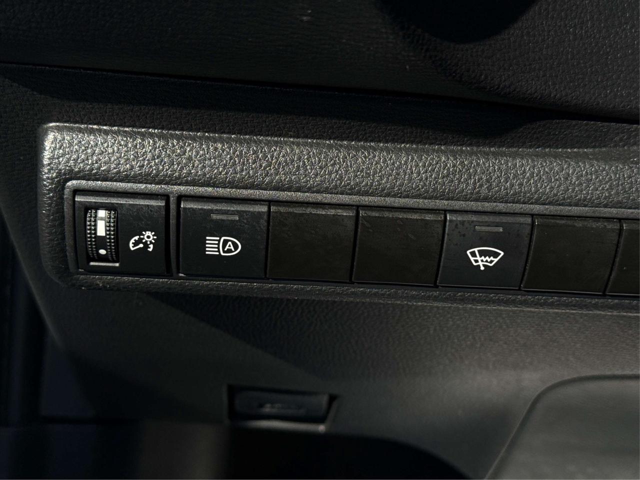 2024 Toyota Corolla LE HEATED SEATS MINT! WE FINANCE ALL CREDIT! Photo