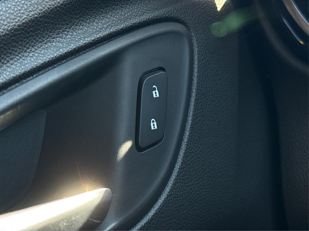 2020 Buick Encore GX AWD HEATED SEATS PANO ROOF WE FINANCE ALL CREDIT! Photo