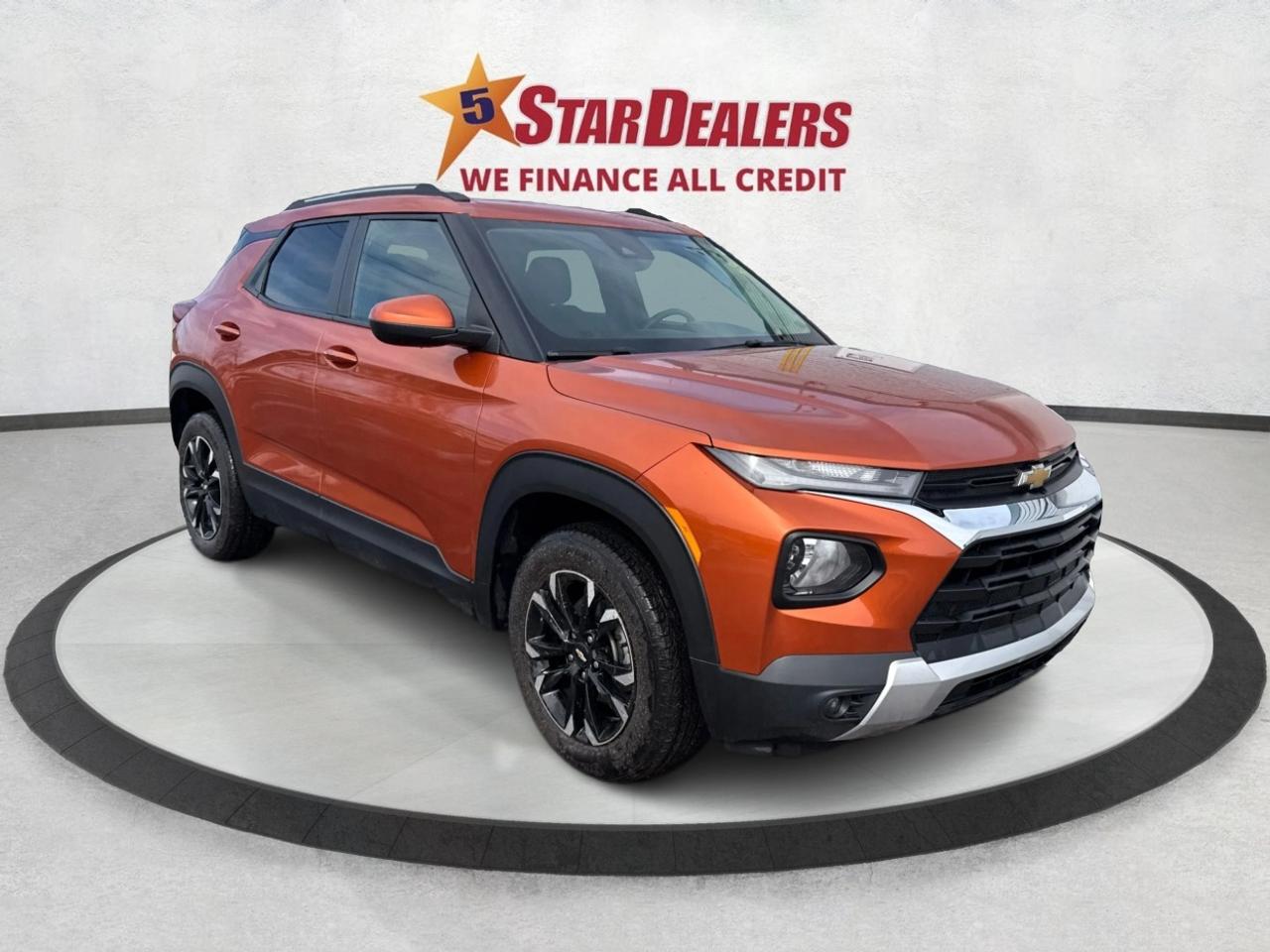 2022 Chevrolet TrailBlazer AWD HEATED SEATS REMOTE START WE FINANCE ALL CREDT Photo