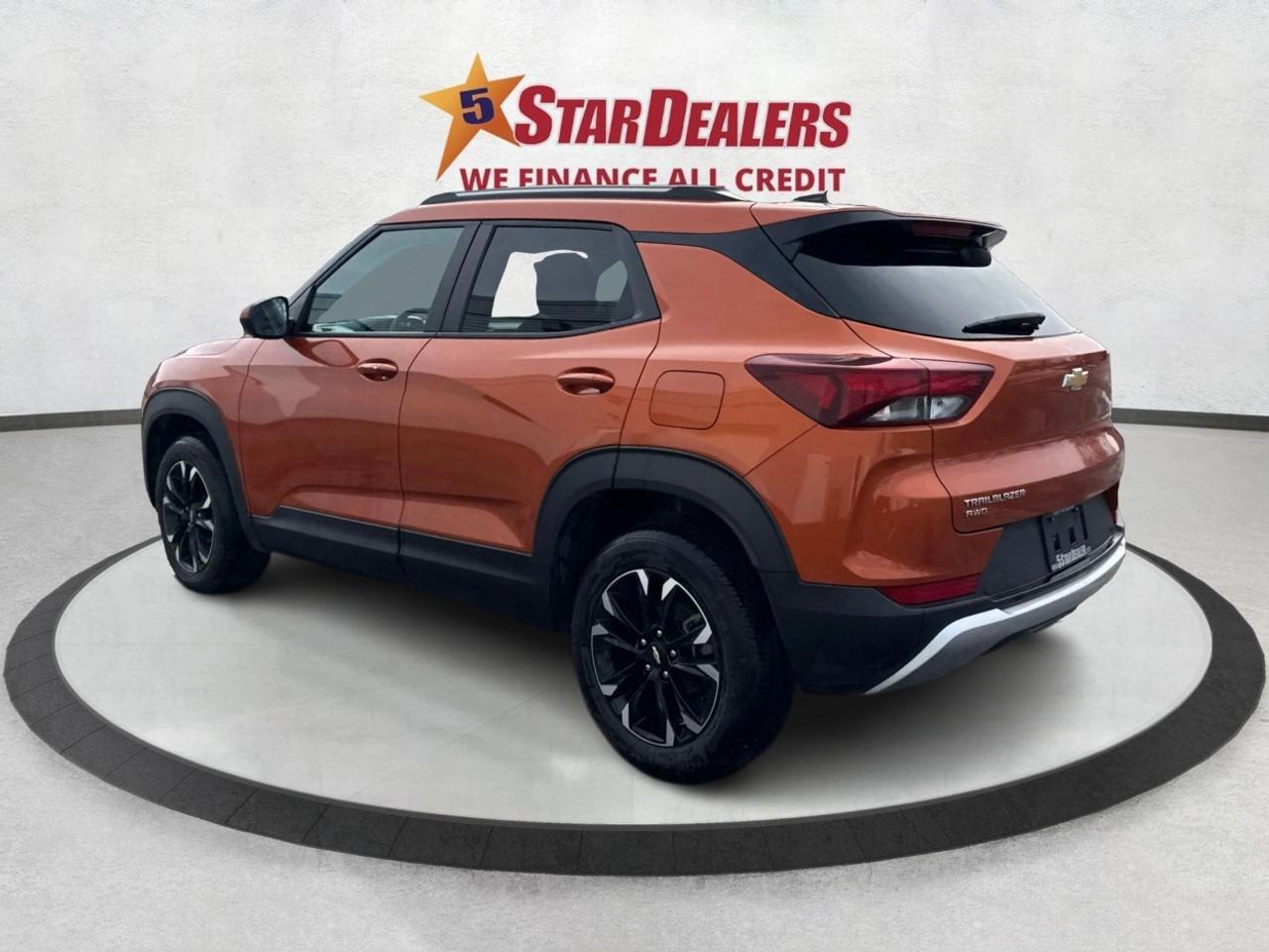 2022 Chevrolet TrailBlazer AWD HEATED SEATS REMOTE START WE FINANCE ALL CREDT Photo