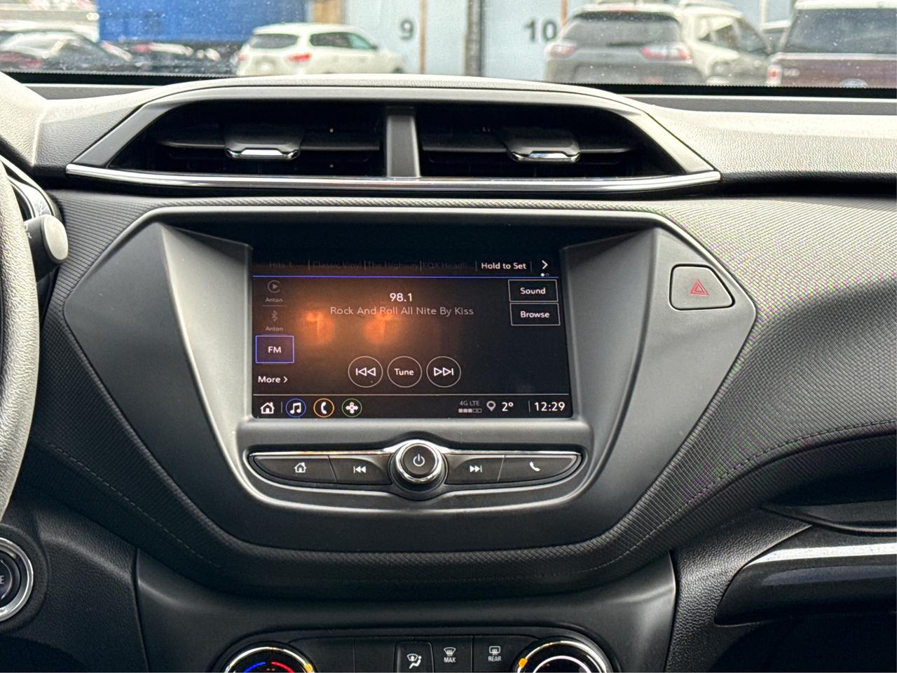 2022 Chevrolet TrailBlazer AWD HEATED SEATS REMOTE START WE FINANCE ALL CREDT Photo