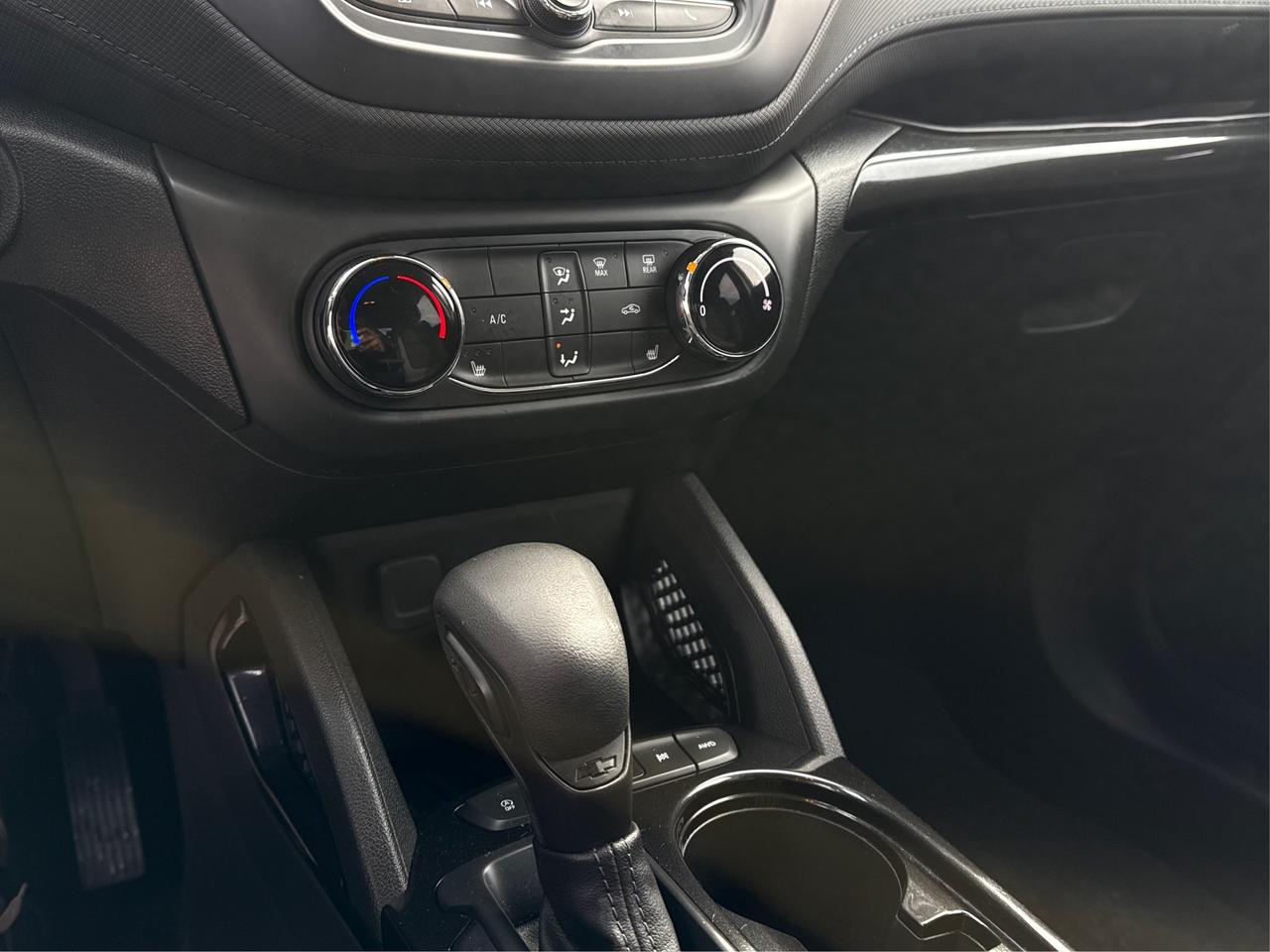 2022 Chevrolet TrailBlazer AWD HEATED SEATS REMOTE START WE FINANCE ALL CREDT Photo