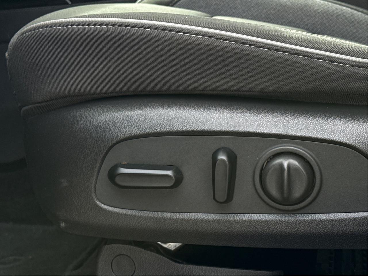 2022 Chevrolet TrailBlazer AWD HEATED SEATS REMOTE START WE FINANCE ALL CREDT Photo