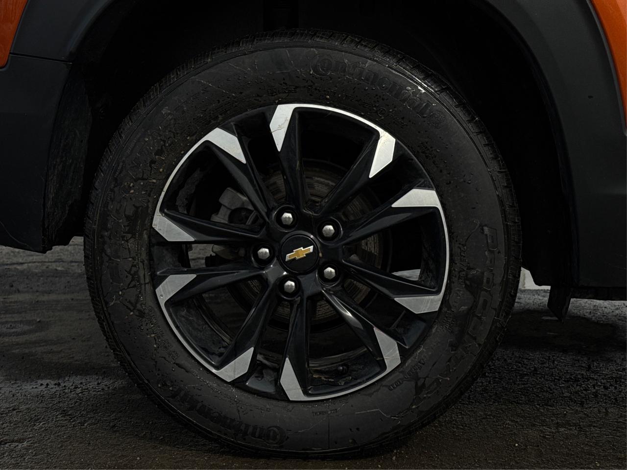 2022 Chevrolet TrailBlazer AWD HEATED SEATS REMOTE START WE FINANCE ALL CREDT Photo