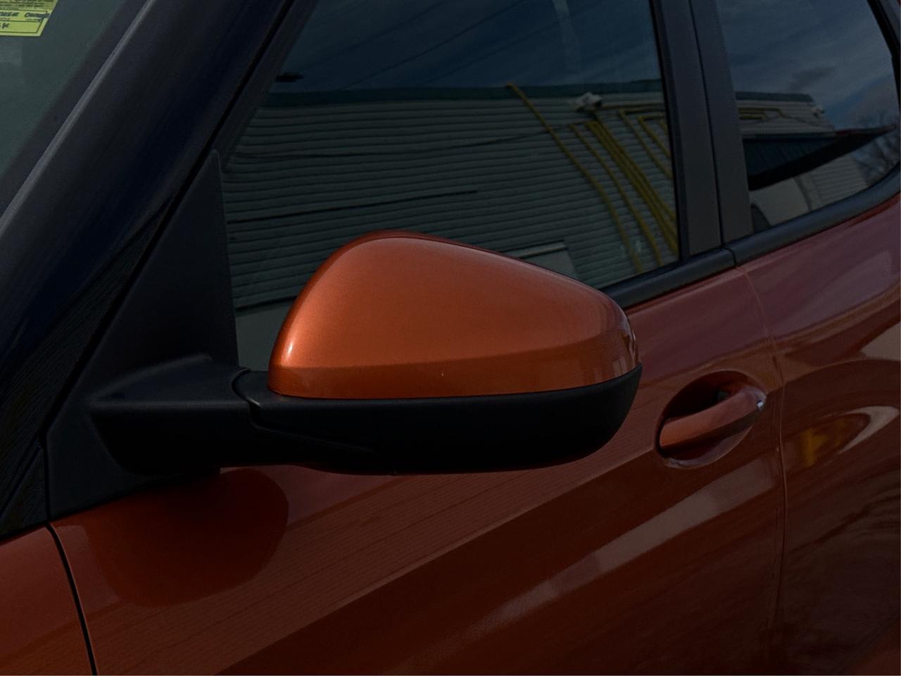 2022 Chevrolet TrailBlazer AWD HEATED SEATS REMOTE START WE FINANCE ALL CREDT Photo