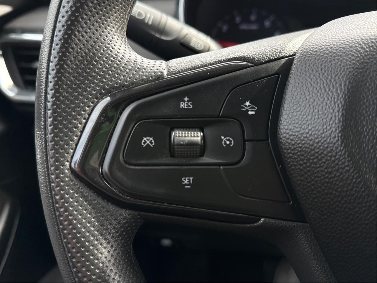 2022 Chevrolet TrailBlazer AWD HEATED SEATS REMOTE START WE FINANCE ALL CREDT Photo