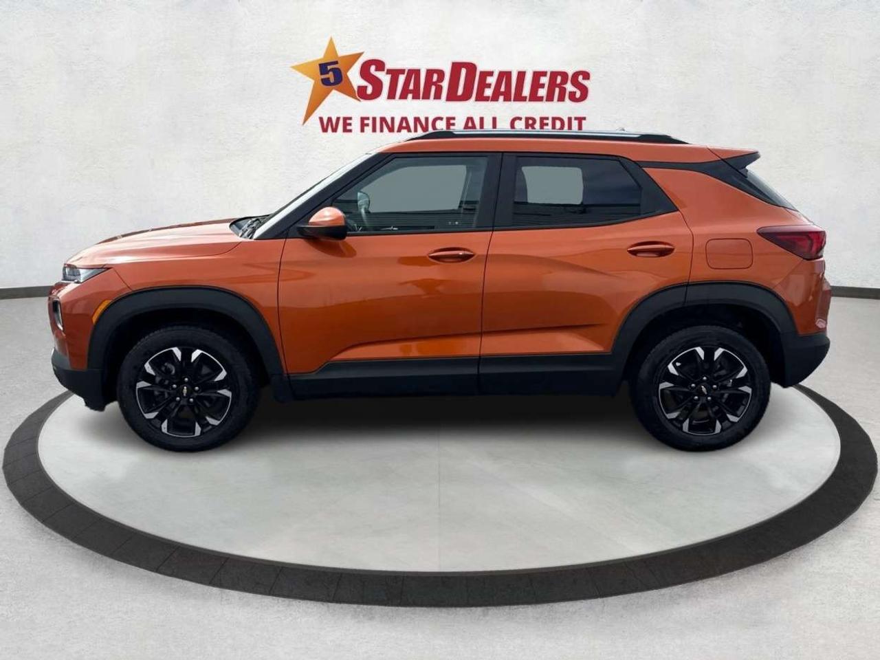 2022 Chevrolet TrailBlazer AWD HEATED SEATS REMOTE START WE FINANCE ALL CREDT Photo3