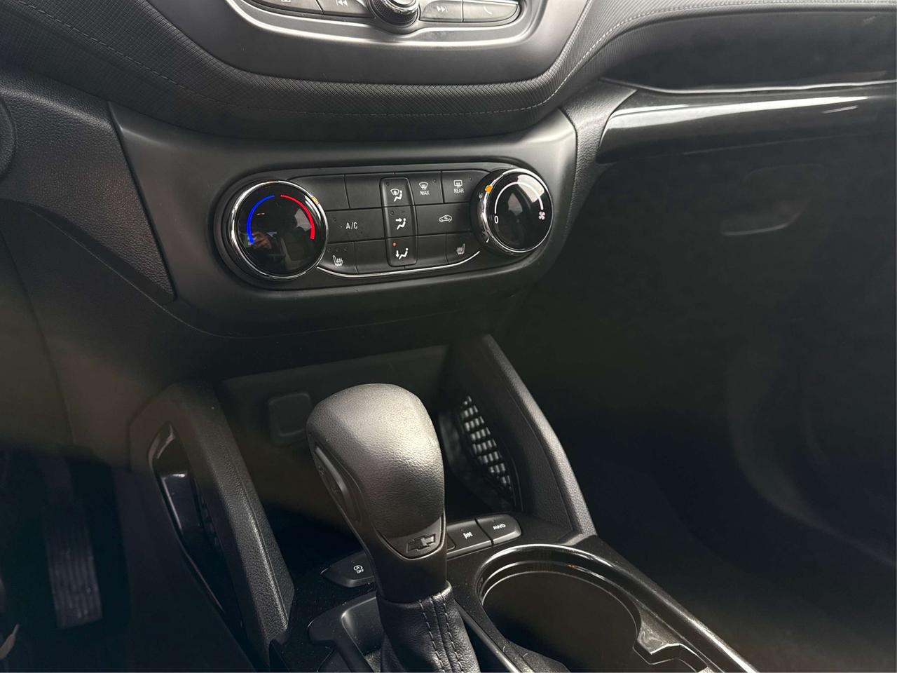 2022 Chevrolet TrailBlazer AWD HEATED SEATS REMOTE START WE FINANCE ALL CREDT Photo