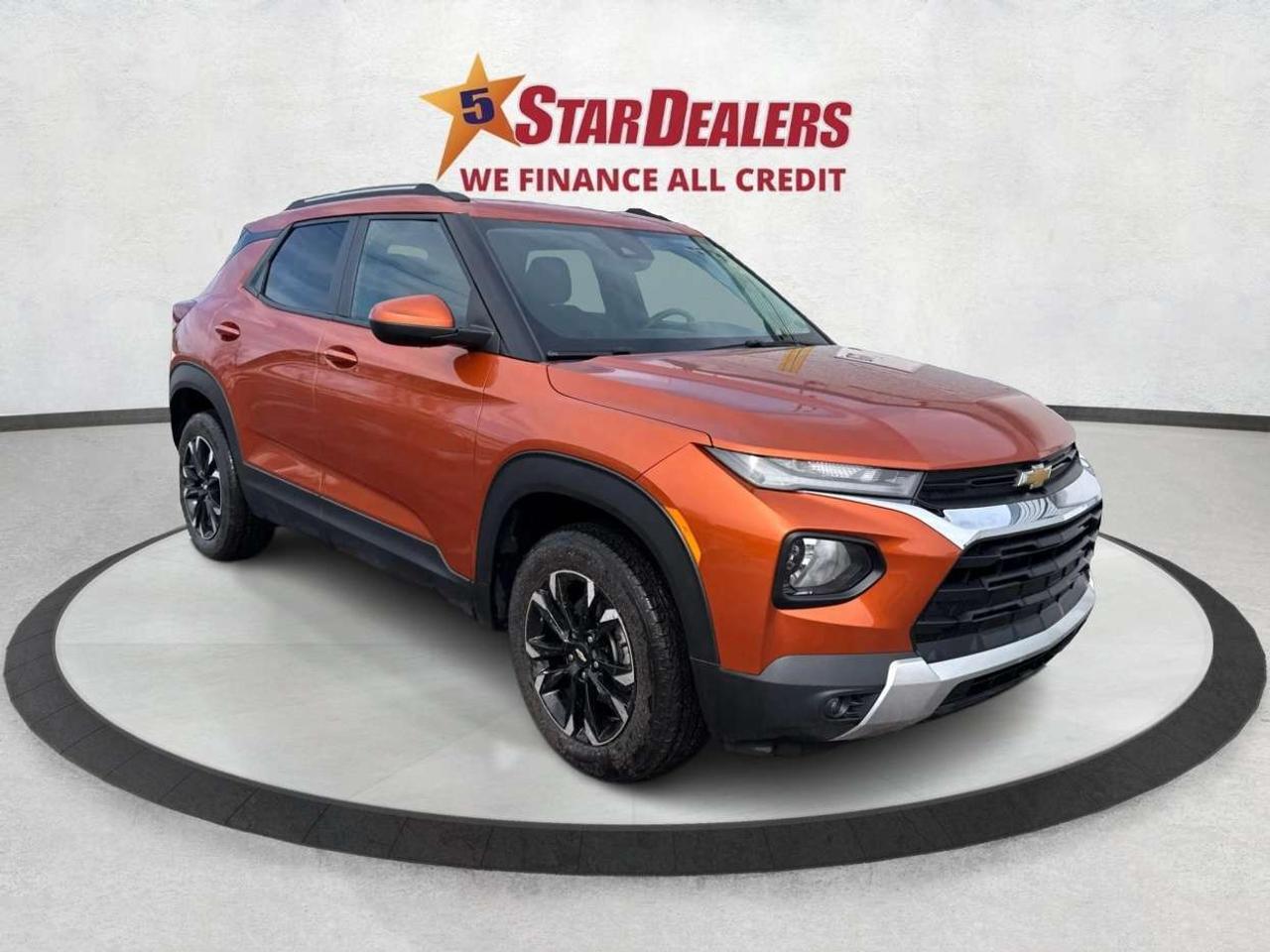 2022 Chevrolet TrailBlazer AWD HEATED SEATS REMOTE START WE FINANCE ALL CREDT Photo