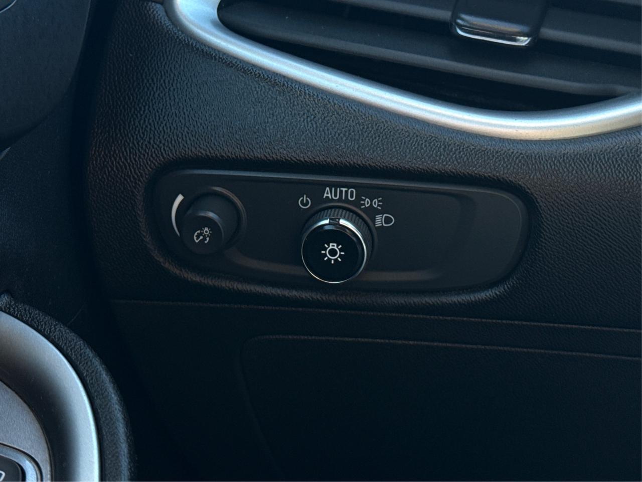 2023 Chevrolet Malibu HEATED SEATS CLEAN MUST SEE WE FINANCE ALL CREDIT Photo