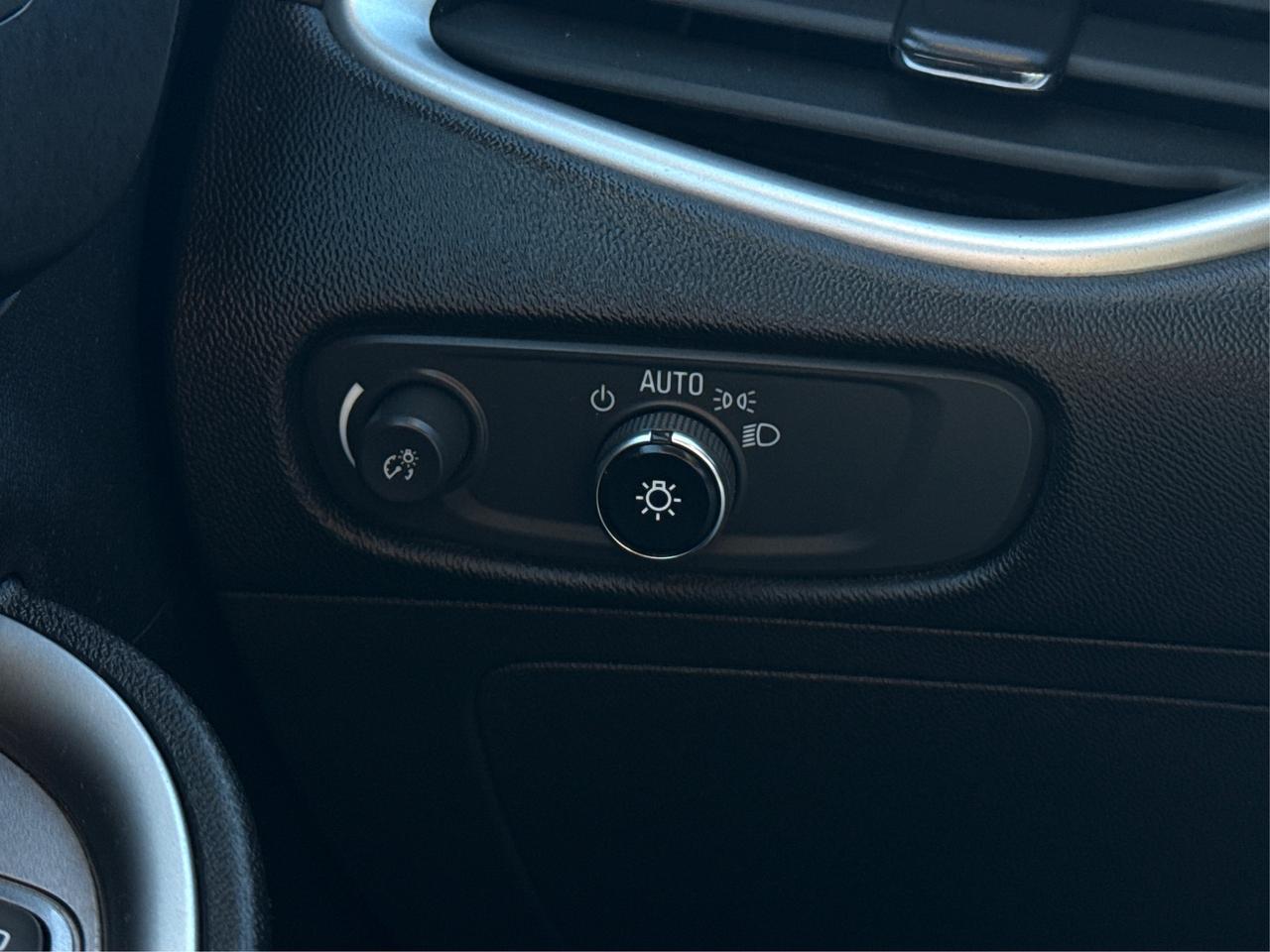 2023 Chevrolet Malibu HEATED SEATS CLEAN MUST SEE WE FINANCE ALL CREDIT Photo