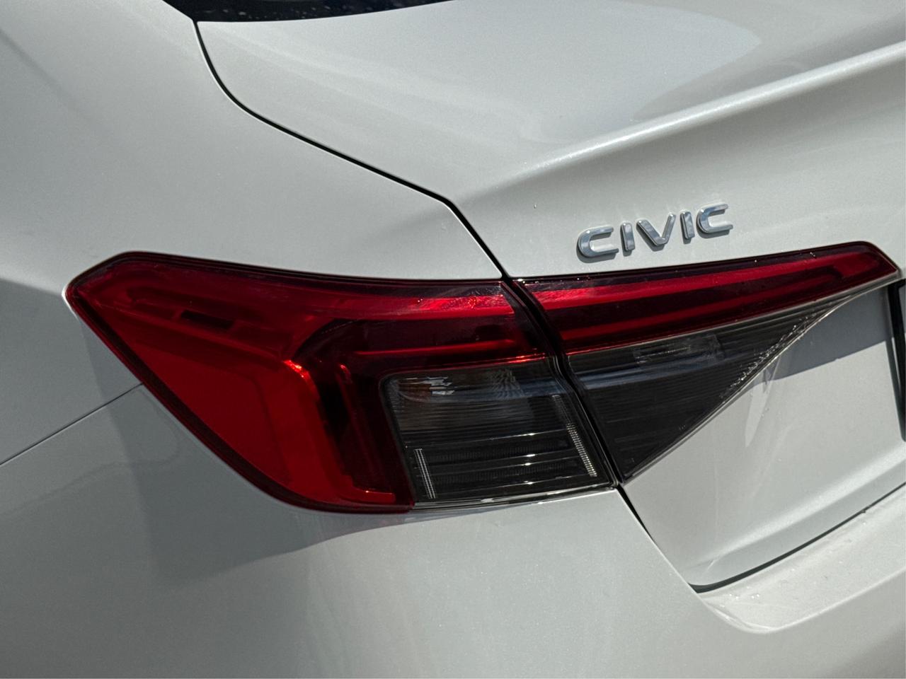 2022 Honda Civic Sedan EX SUNROOF H-SEATS LOADED! WE FINANCE ALL CREDIT! Photo