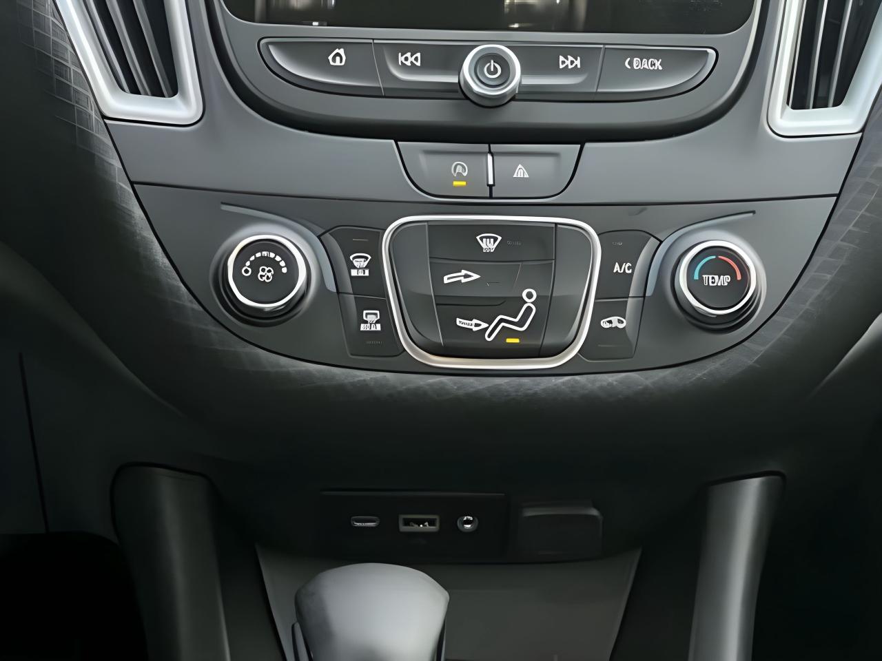 2022 Chevrolet Malibu MALIBU RS PACKAGE ONLY 26K  WE FINANCE ALL CREDIT Photo