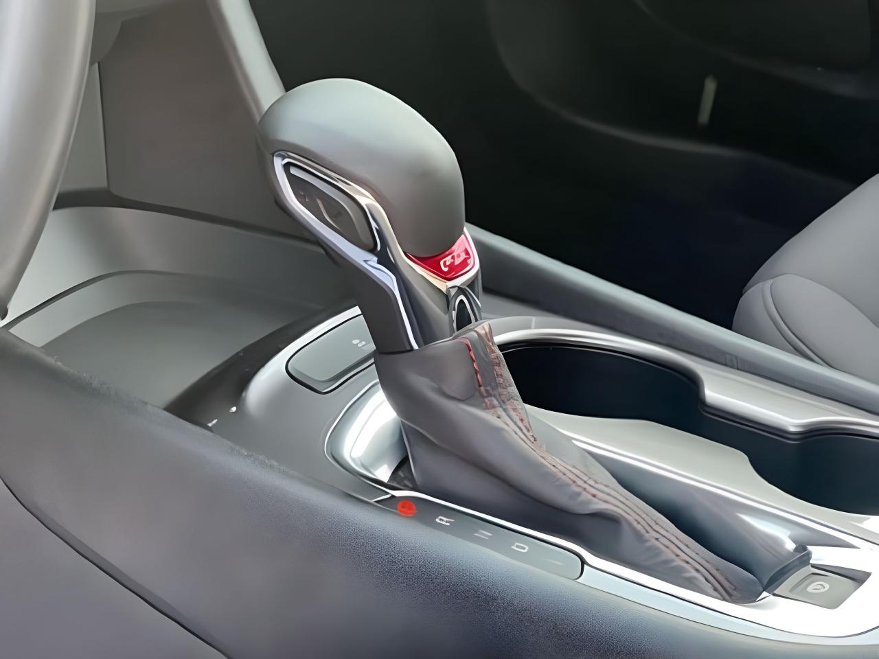 2022 Chevrolet Malibu MALIBU RS PACKAGE ONLY 26K  WE FINANCE ALL CREDIT Photo