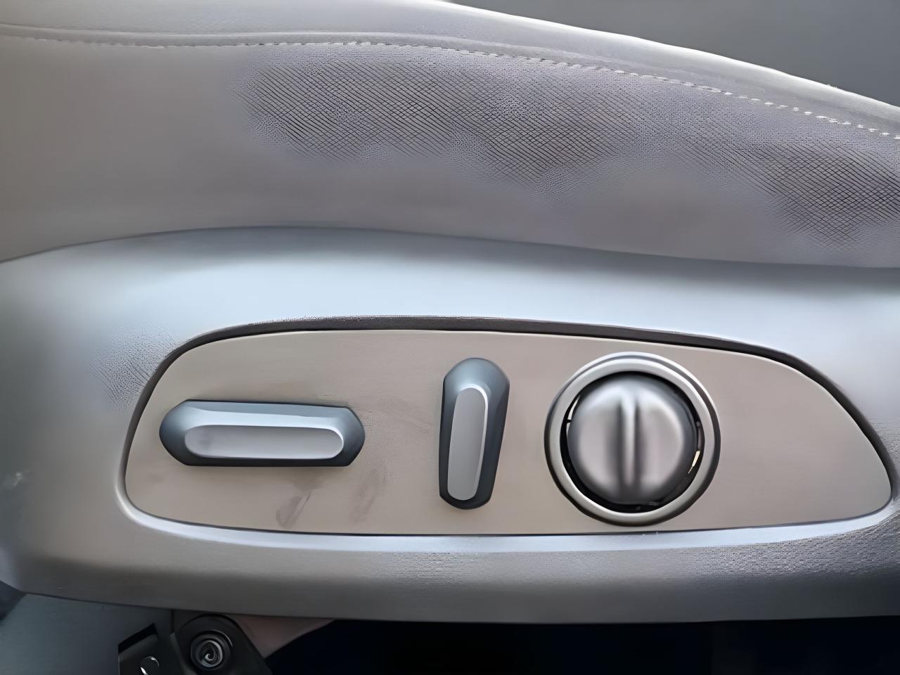 2022 Chevrolet Malibu MALIBU RS PACKAGE ONLY 26K  WE FINANCE ALL CREDIT Photo