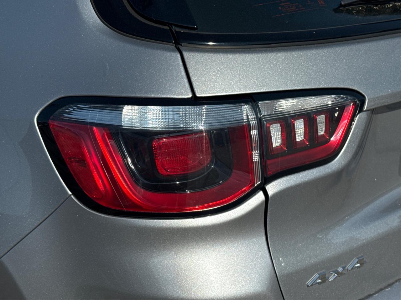 2019 Jeep Compass CLEAN! MUST SEE!  WE FINANCE ALL CREDIT! APPLY NOW Photo