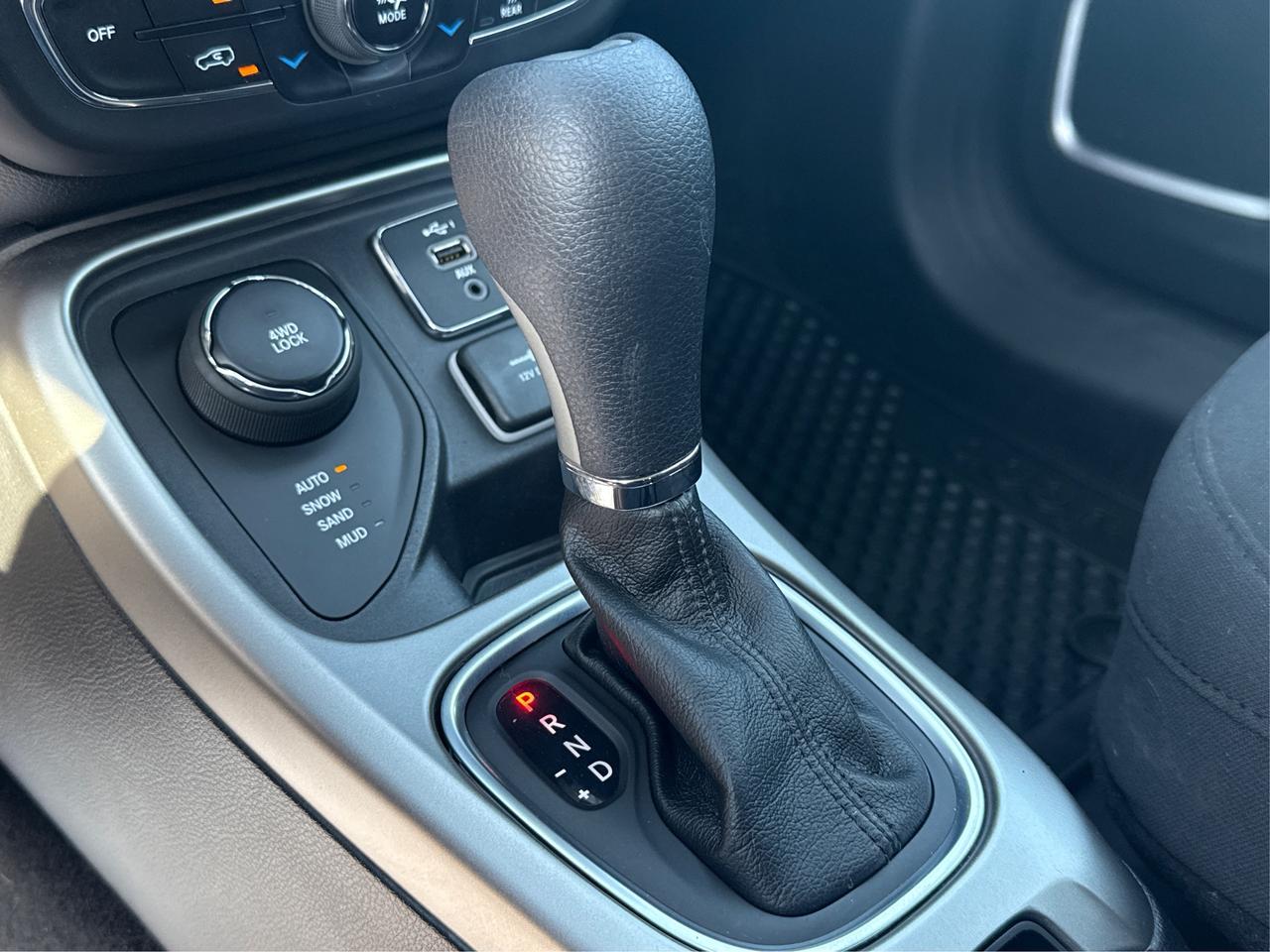 2019 Jeep Compass CLEAN! MUST SEE!  WE FINANCE ALL CREDIT! APPLY NOW Photo