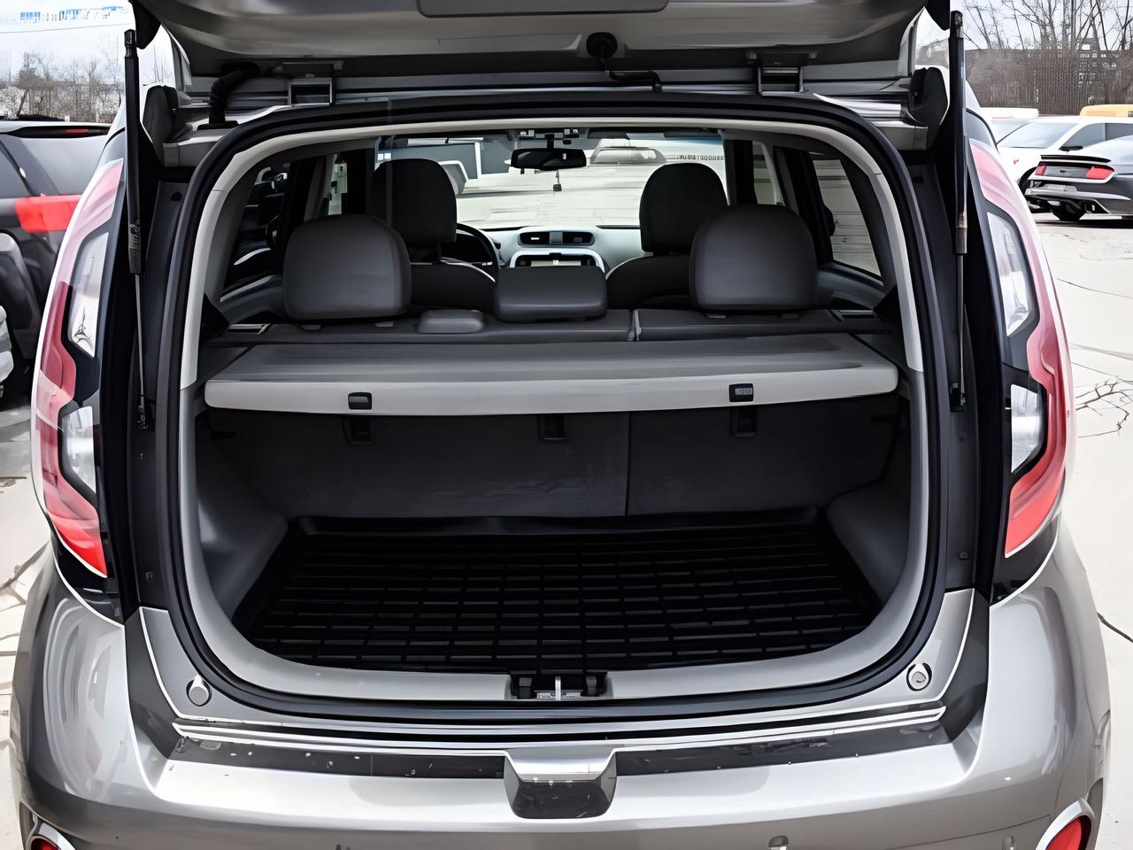 2016 Kia Soul EV Luxury PANroof nav leather MINT WE FINANCE ALL CR. Photo