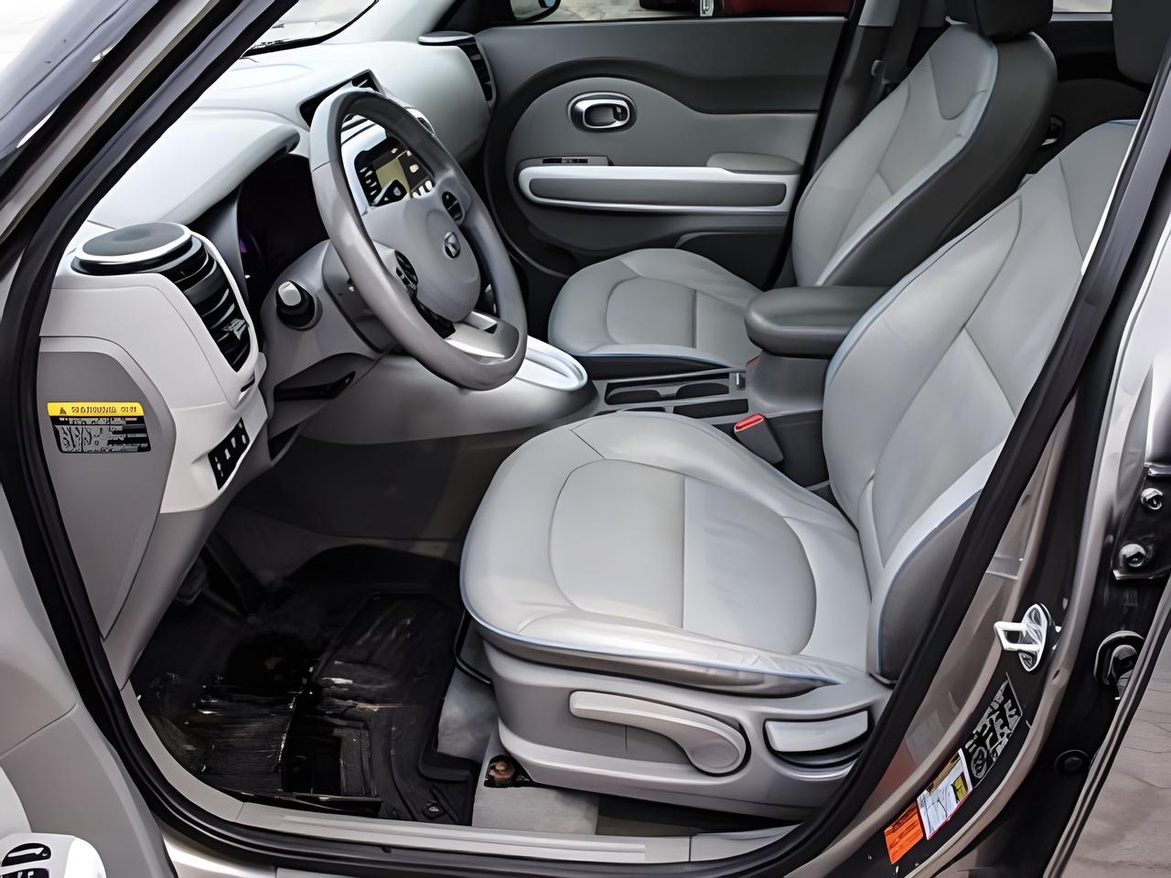 2016 Kia Soul EV Luxury PANroof nav leather MINT WE FINANCE ALL CR. Photo