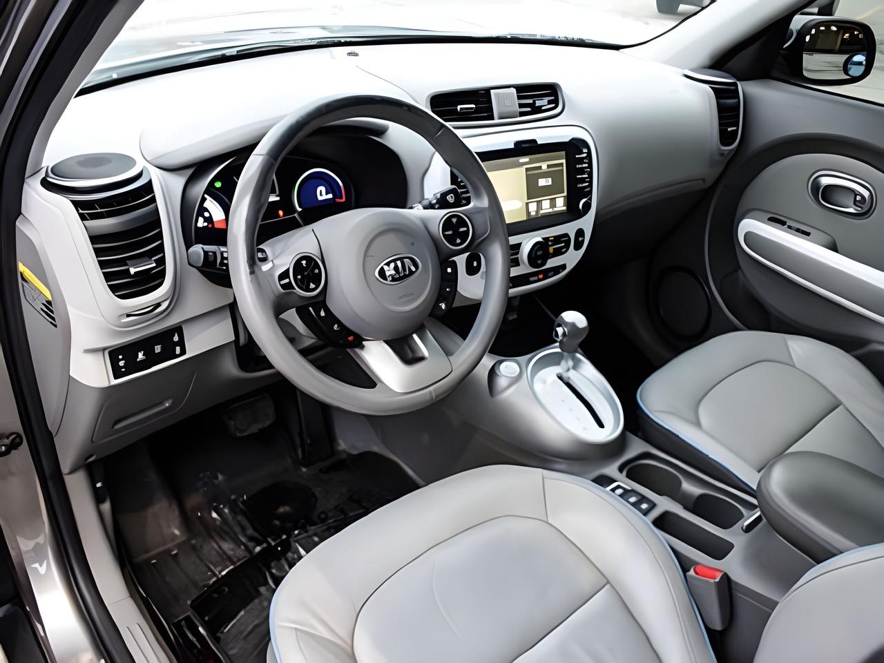 2016 Kia Soul EV Luxury PANroof nav leather MINT WE FINANCE ALL CR. Photo