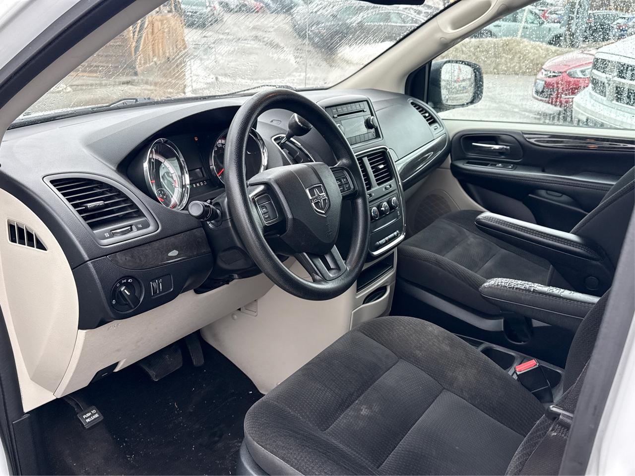 2019 Dodge Grand Caravan CERTIFIED VERY CLEAN  WE FINANCE ALL CREDIT Photo