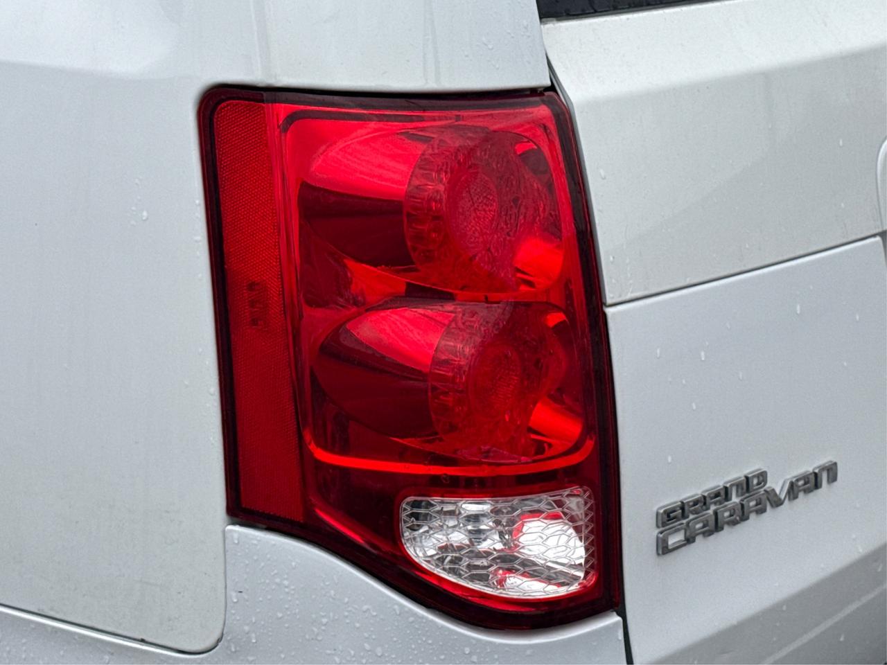 2019 Dodge Grand Caravan CERTIFIED VERY CLEAN  WE FINANCE ALL CREDIT Photo