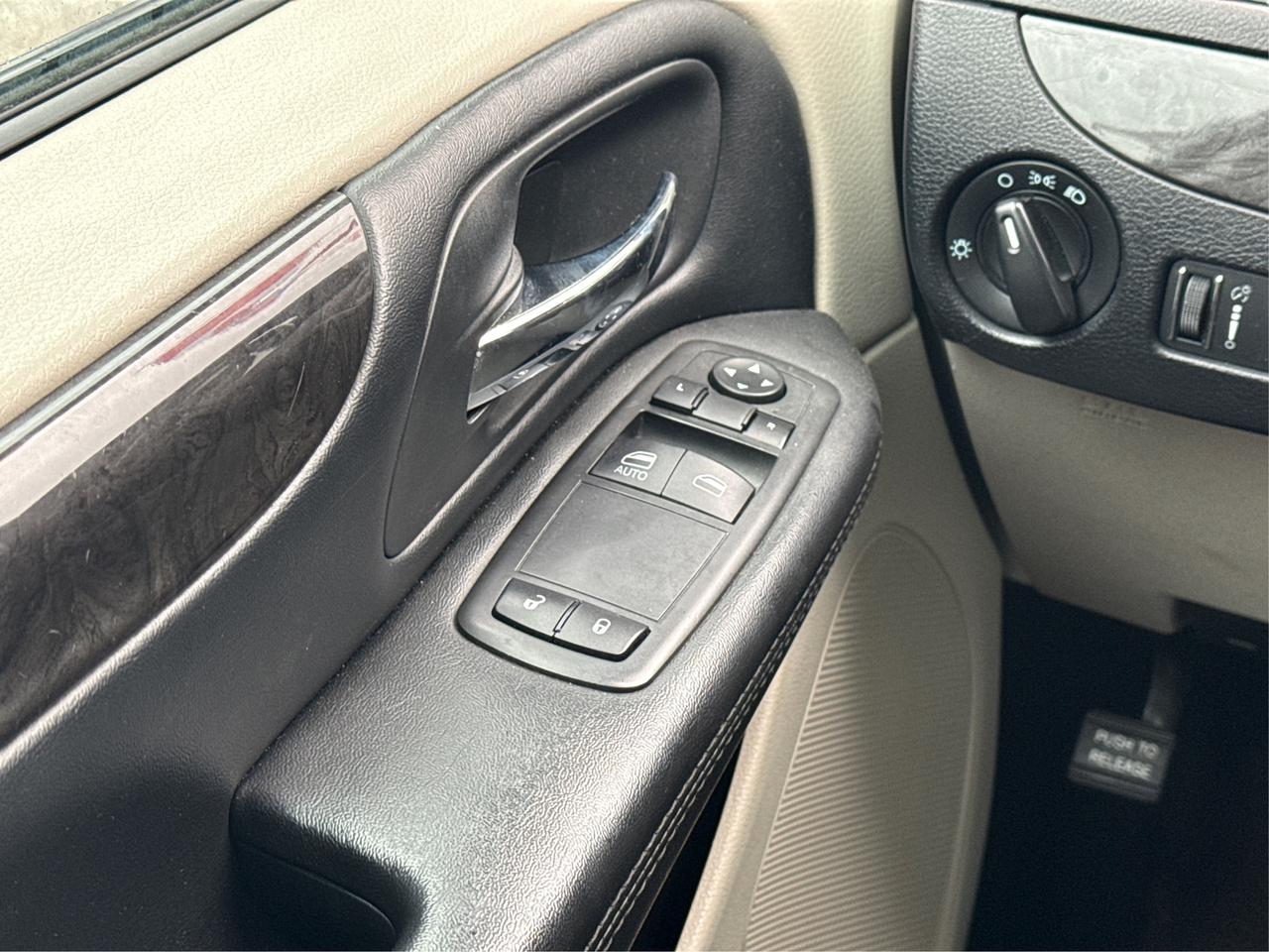 2019 Dodge Grand Caravan CERTIFIED VERY CLEAN  WE FINANCE ALL CREDIT Photo