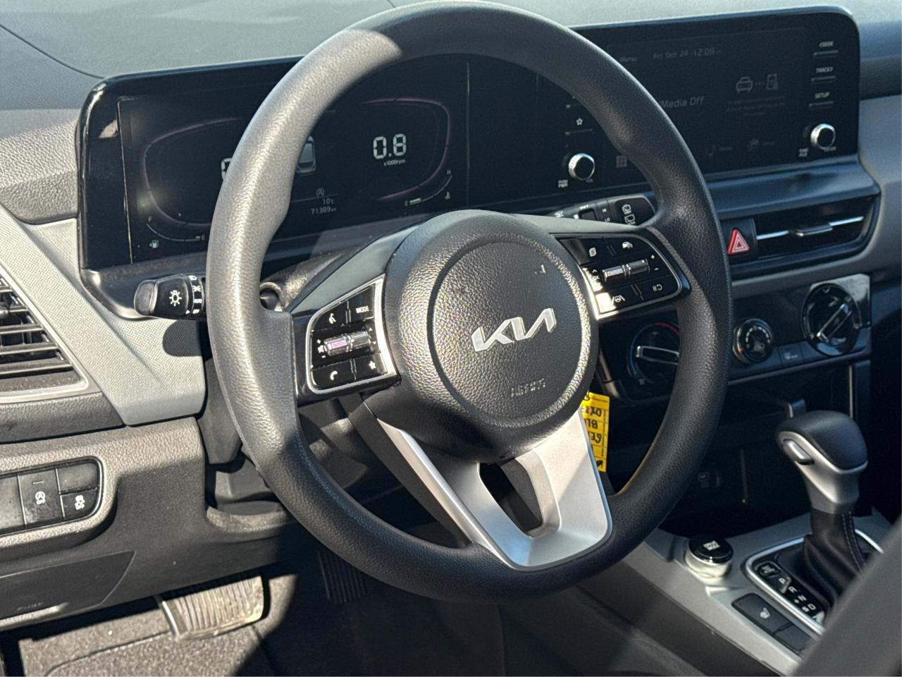 2024 Kia Seltos HEATED SEATS REAR CAM MINT! WE FINANCE ALL CREDIT! Photo