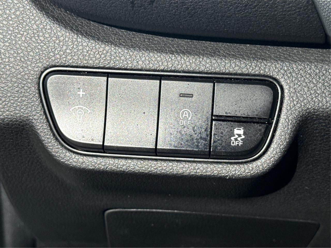 2024 Kia Seltos HEATED SEATS REAR CAM MINT! WE FINANCE ALL CREDIT! Photo