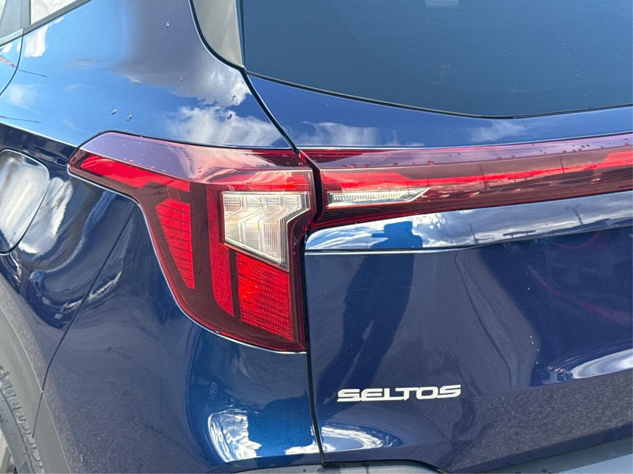 2024 Kia Seltos HEATED SEATS REAR CAM MINT! WE FINANCE ALL CREDIT! Photo