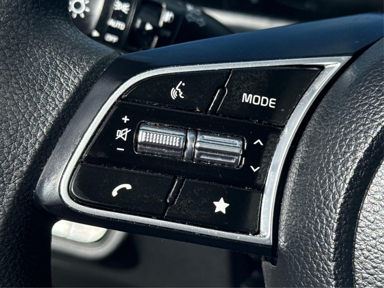 2024 Kia Seltos HEATED SEATS REAR CAM MINT! WE FINANCE ALL CREDIT! Photo