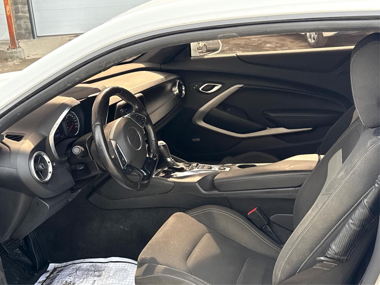 2019 Chevrolet Camaro CRUISE SUNROOF HEATED SEATS WE FINANCE ALL CREDIT! Photo