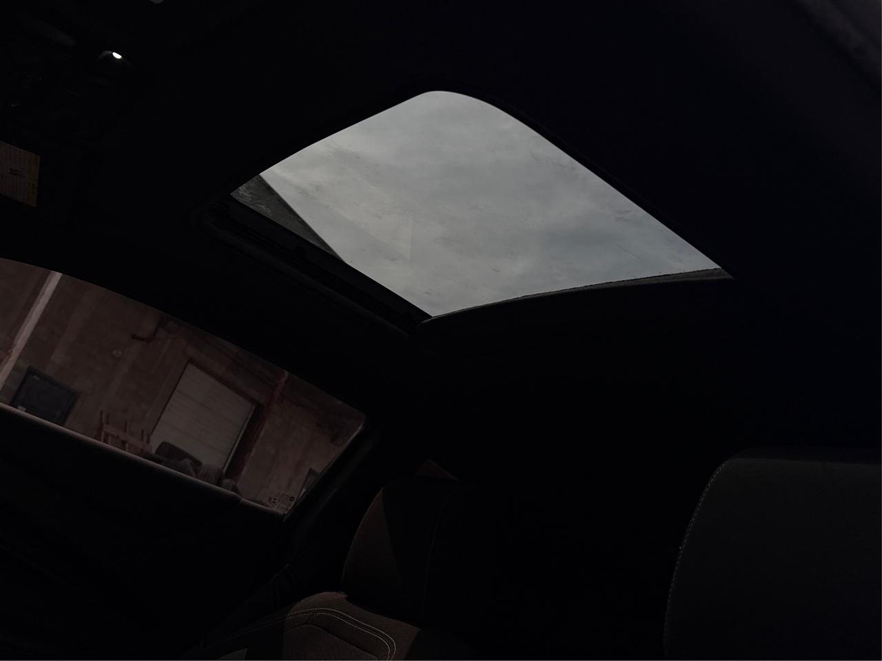 2019 Chevrolet Camaro CRUISE SUNROOF HEATED SEATS WE FINANCE ALL CREDIT! Photo