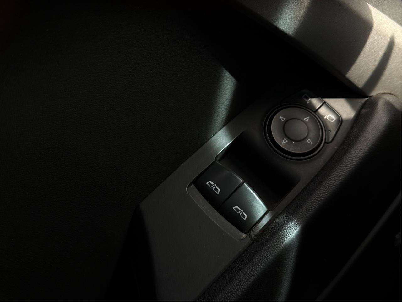 2019 Chevrolet Camaro CRUISE SUNROOF HEATED SEATS WE FINANCE ALL CREDIT! Photo