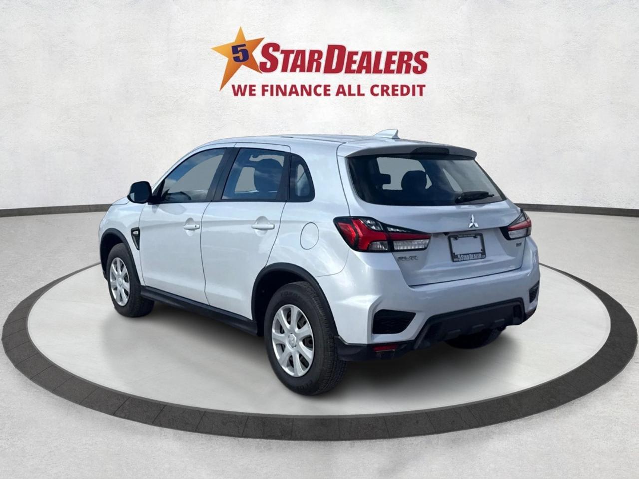 2022 Mitsubishi RVR AWD HEATED SEATS MUST SEE WE FINANCE ALL CREDIT Photo4