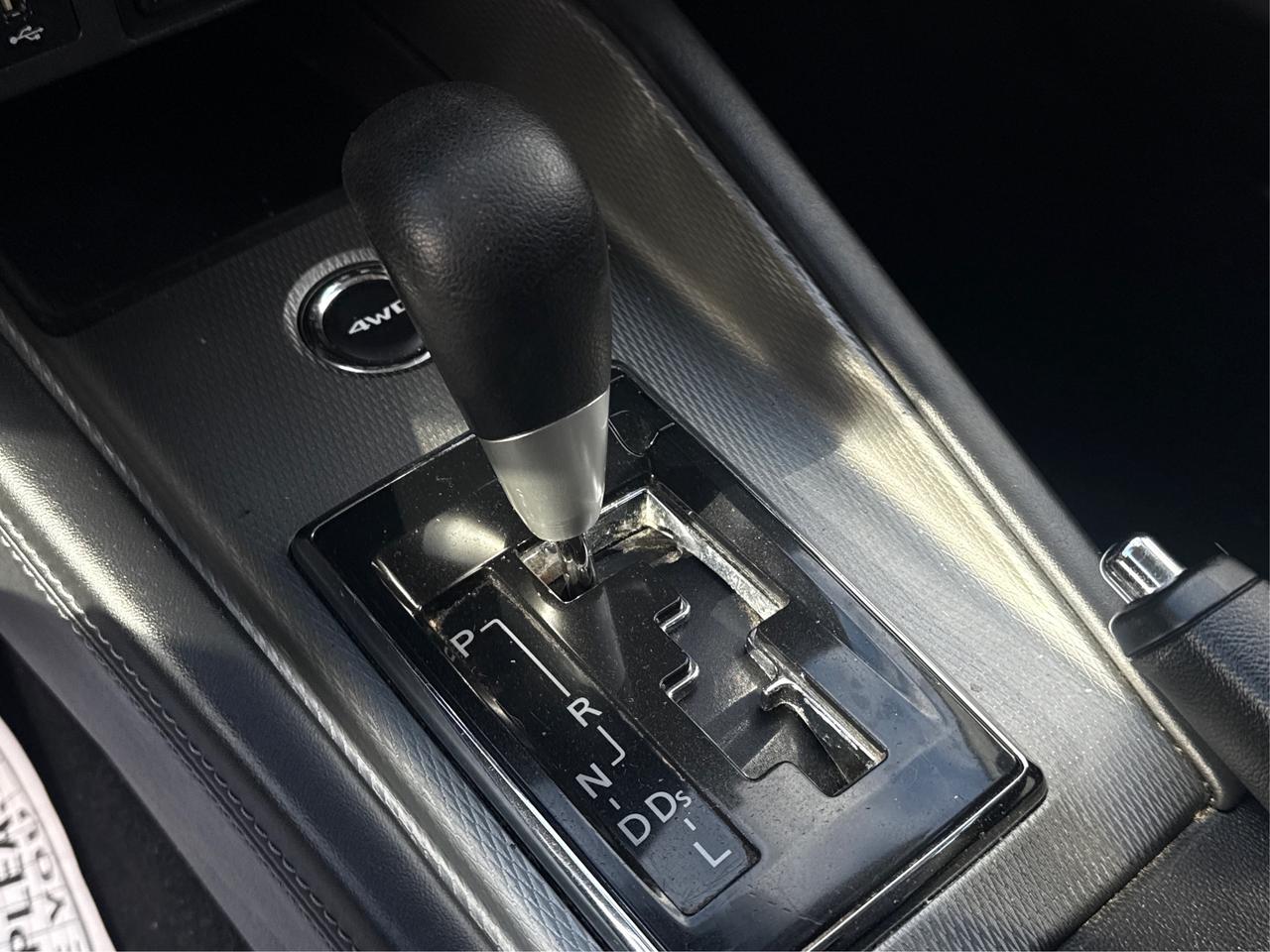 2022 Mitsubishi RVR AWD HEATED SEATS MUST SEE WE FINANCE ALL CREDIT Photo