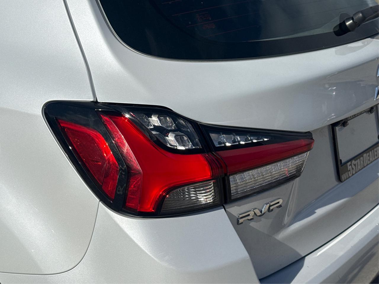 2022 Mitsubishi RVR AWD HEATED SEATS MUST SEE WE FINANCE ALL CREDIT Photo