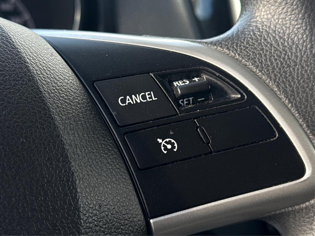 2022 Mitsubishi RVR AWD HEATED SEATS MUST SEE WE FINANCE ALL CREDIT Photo