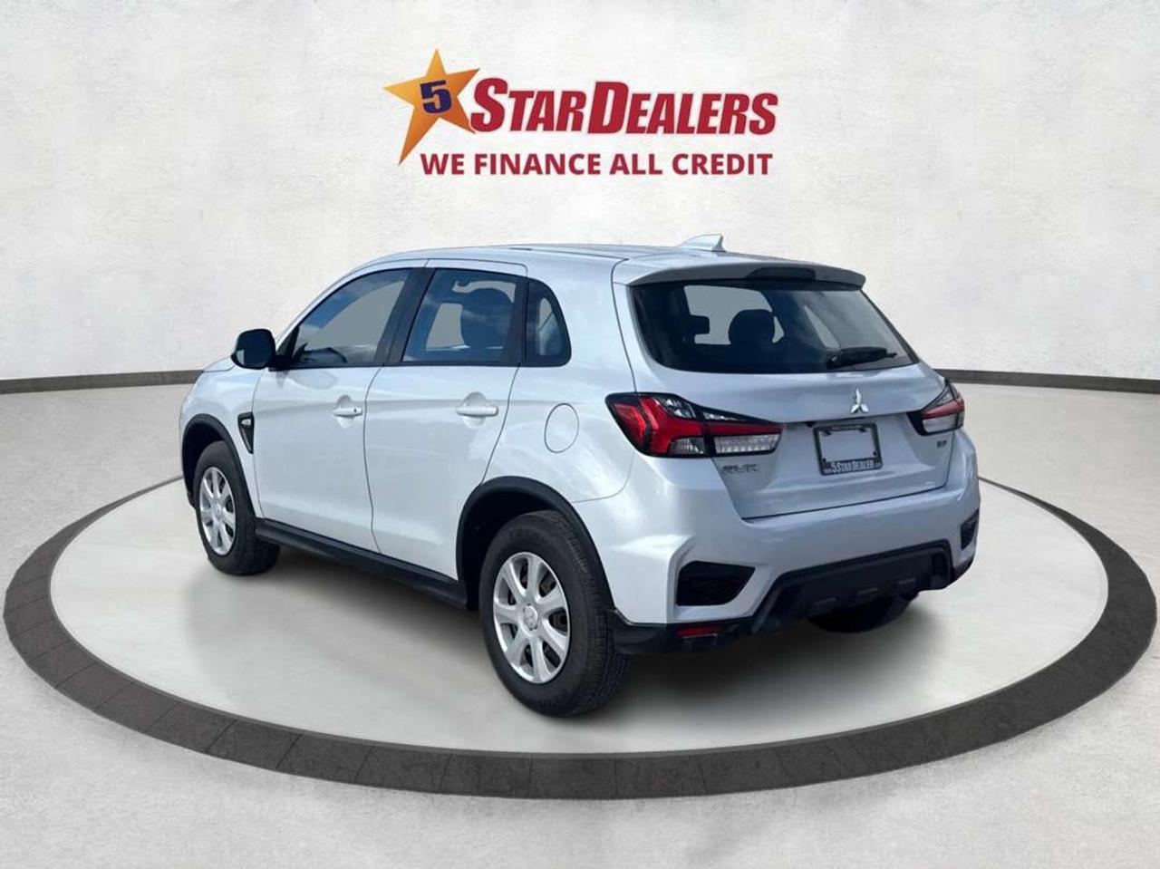 2022 Mitsubishi RVR AWD HEATED SEATS MUST SEE WE FINANCE ALL CREDIT Photo