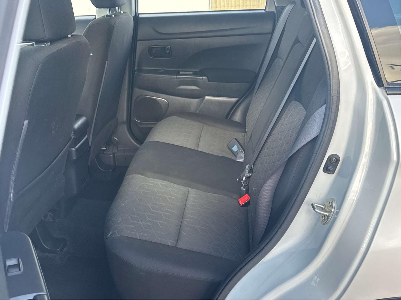 2022 Mitsubishi RVR AWD HEATED SEATS MUST SEE WE FINANCE ALL CREDIT Photo