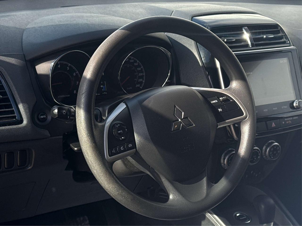 2022 Mitsubishi RVR AWD HEATED SEATS MUST SEE WE FINANCE ALL CREDIT Photo