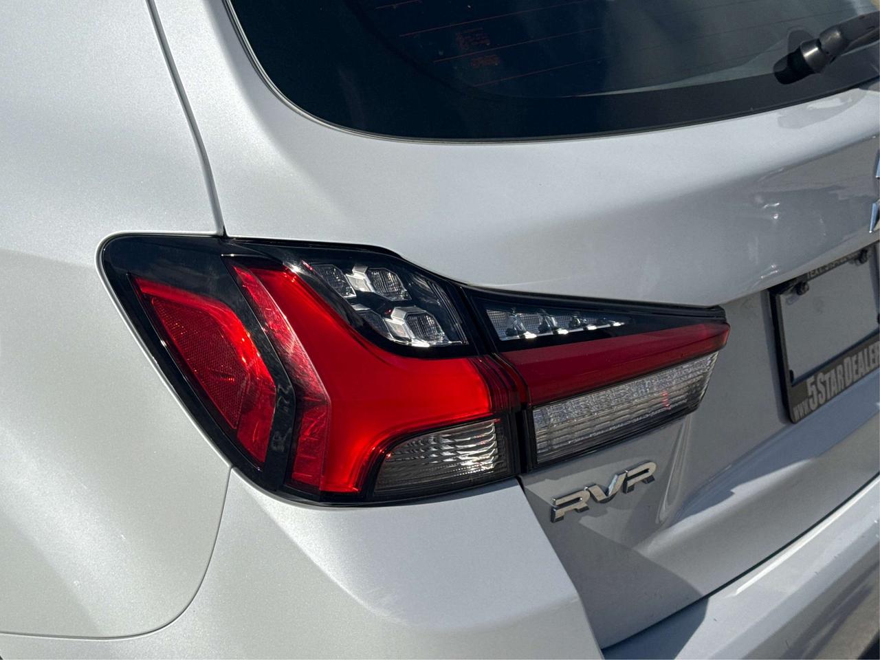2022 Mitsubishi RVR AWD HEATED SEATS MUST SEE WE FINANCE ALL CREDIT Photo