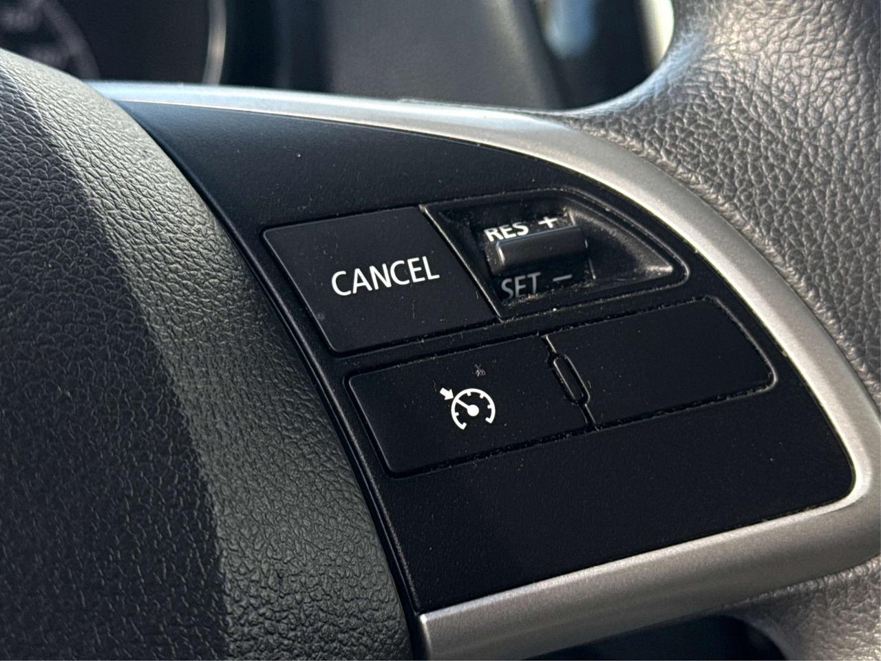 2022 Mitsubishi RVR AWD HEATED SEATS MUST SEE WE FINANCE ALL CREDIT Photo