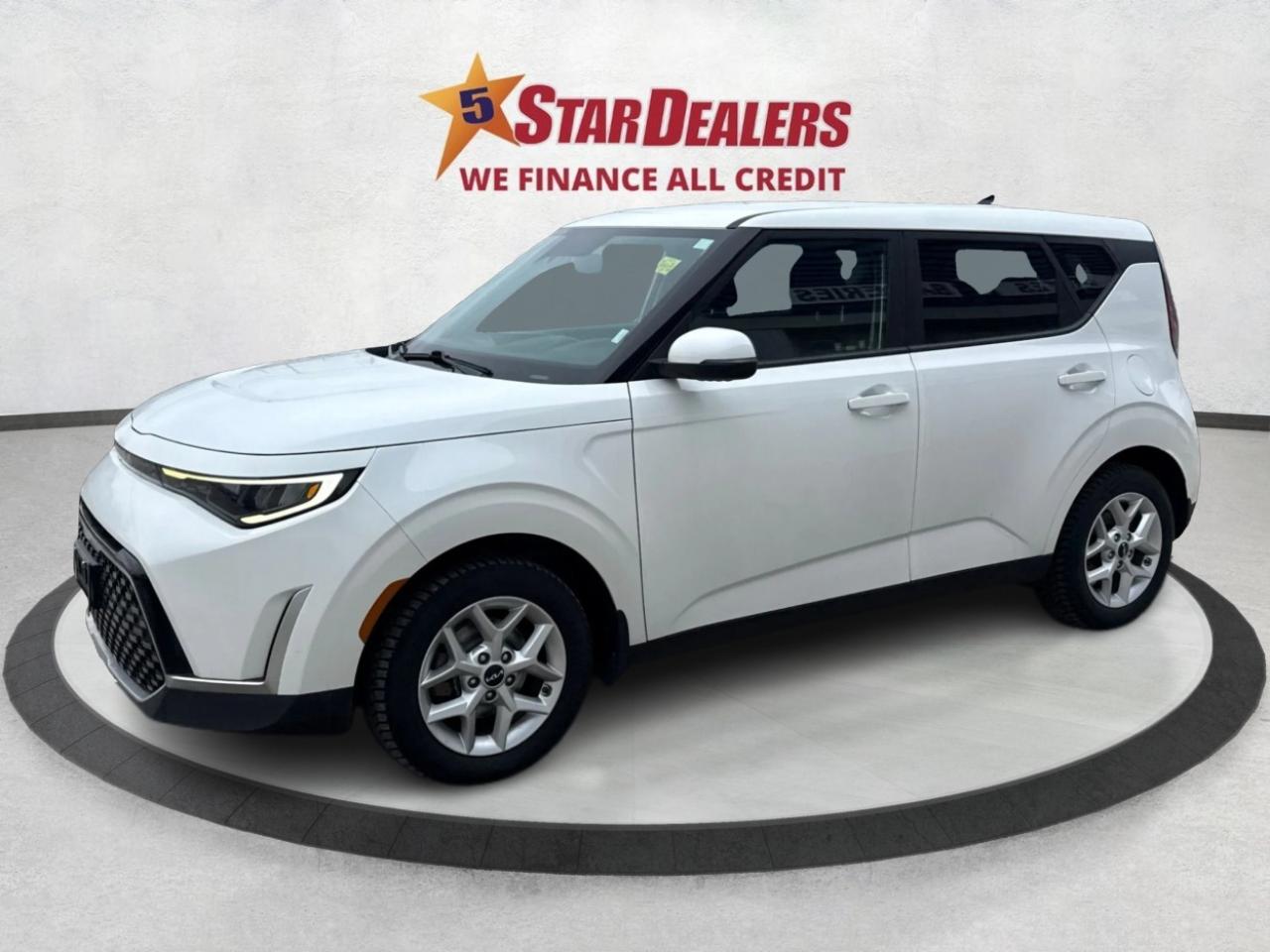 2023 Kia Soul EX IVT HEATED SEATS LOW KM! WE FINANCE ALL CREDIT Photo2