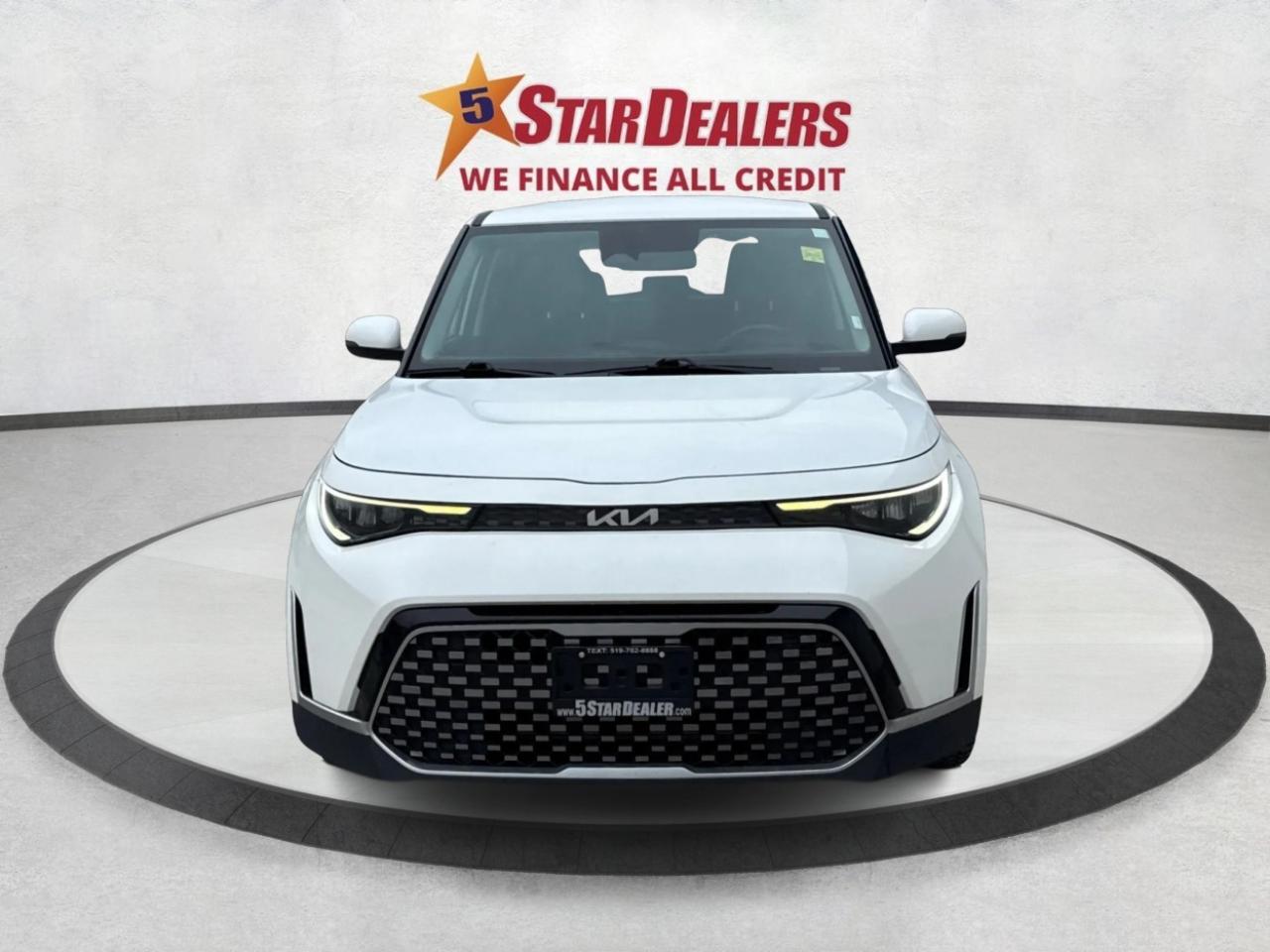 2023 Kia Soul EX IVT HEATED SEATS LOW KM! WE FINANCE ALL CREDIT Photo