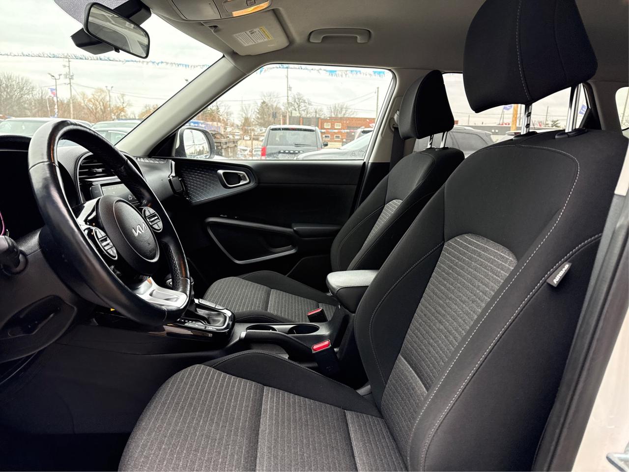 2023 Kia Soul EX IVT HEATED SEATS LOW KM! WE FINANCE ALL CREDIT Photo